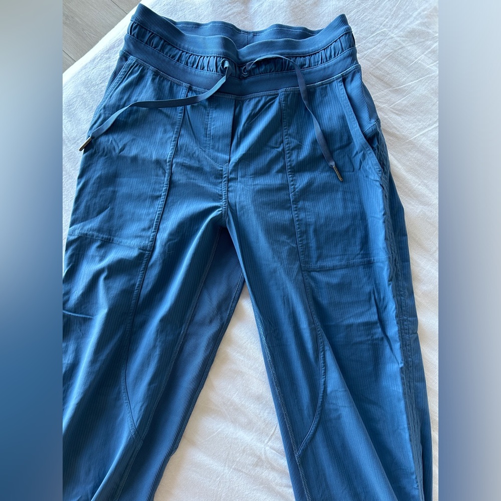 Lululemon dance studio MR crop PTBL 4